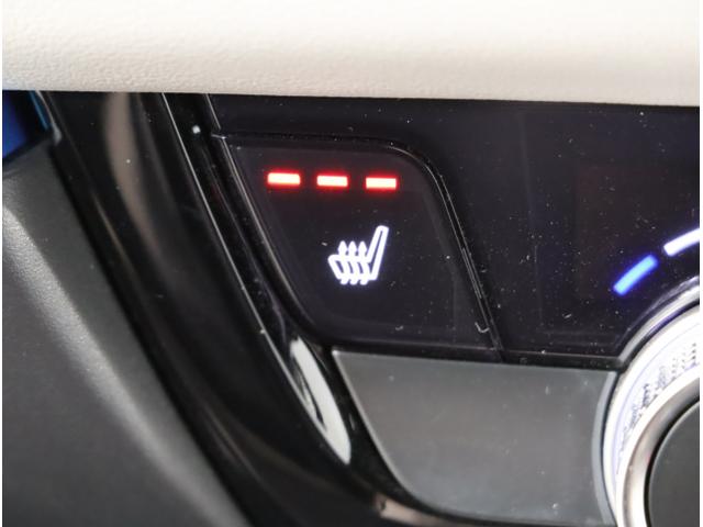 ヴェゼル ｅ：ＨＥＶＺ・ＰＬａＹパッケージ　『いまコレ＋新品フロアマット付き』　ＥＴＣ　ＬＥＤ　パノラマルーフ　マルチビューカメラ　パーキングセンサー　パワーバックドア　シートヒーター　４ＷＤ　クルーズコントロール　サイドカーテンエアバック（29枚目）