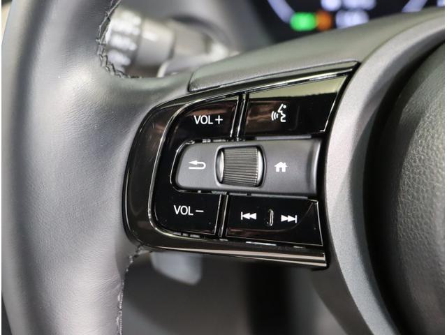 ヴェゼル ｅ：ＨＥＶＺ・ＰＬａＹパッケージ　『いまコレ＋新品フロアマット付き』　ＥＴＣ　ＬＥＤ　パノラマルーフ　マルチビューカメラ　パーキングセンサー　パワーバックドア　シートヒーター　４ＷＤ　クルーズコントロール　サイドカーテンエアバック（30枚目）