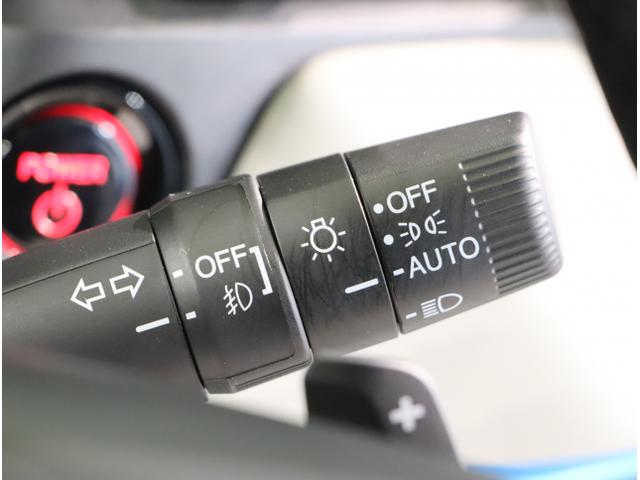 ヴェゼル ｅ：ＨＥＶＺ・ＰＬａＹパッケージ　『いまコレ＋新品フロアマット付き』　ＥＴＣ　ＬＥＤ　パノラマルーフ　マルチビューカメラ　パーキングセンサー　パワーバックドア　シートヒーター　４ＷＤ　クルーズコントロール　サイドカーテンエアバック（31枚目）