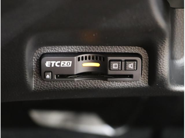 ヴェゼル ｅ：ＨＥＶＺ・ＰＬａＹパッケージ　『いまコレ＋新品フロアマット付き』　ＥＴＣ　ＬＥＤ　パノラマルーフ　マルチビューカメラ　パーキングセンサー　パワーバックドア　シートヒーター　４ＷＤ　クルーズコントロール　サイドカーテンエアバック（32枚目）