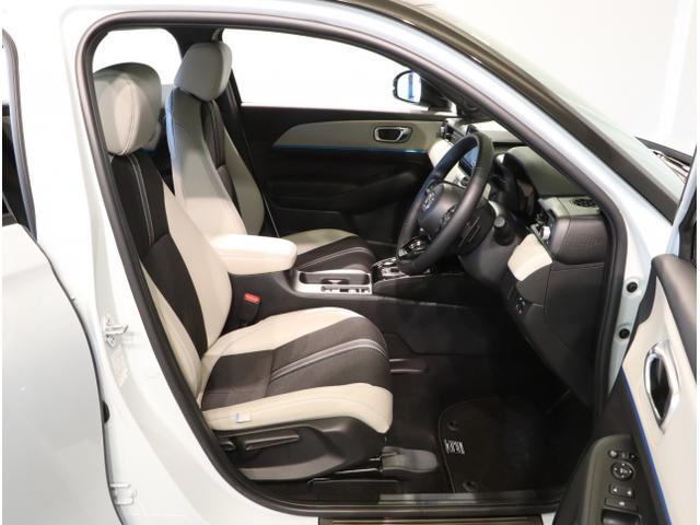 ヴェゼル ｅ：ＨＥＶＺ・ＰＬａＹパッケージ　『いまコレ＋新品フロアマット付き』　ＥＴＣ　ＬＥＤ　パノラマルーフ　マルチビューカメラ　パーキングセンサー　パワーバックドア　シートヒーター　４ＷＤ　クルーズコントロール　サイドカーテンエアバック（41枚目）