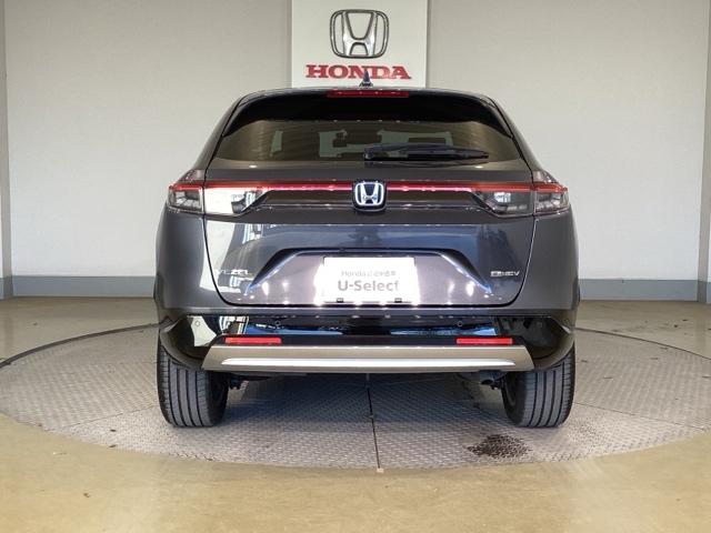 ヴェゼル ｅ：ＨＥＶＺ　地上デジタル　ＵＳＢ入力　ハンズフリーテールゲート　シートＨ　サイドエアＢ　パークセンサー　ＬＥＤヘットライト　ＥＳＣ　パワステ　ＡＡＣ　エアバック　アクティブクルーズ　ナビ＆ＴＶ（6枚目）