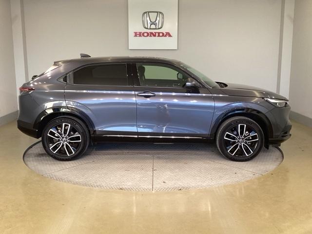 ヴェゼル ｅ：ＨＥＶＺ　地上デジタル　ＵＳＢ入力　ハンズフリーテールゲート　シートＨ　サイドエアＢ　パークセンサー　ＬＥＤヘットライト　ＥＳＣ　パワステ　ＡＡＣ　エアバック　アクティブクルーズ　ナビ＆ＴＶ（8枚目）