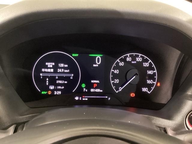 ヴェゼル ｅ：ＨＥＶＺ　地上デジタル　ＵＳＢ入力　ハンズフリーテールゲート　シートＨ　サイドエアＢ　パークセンサー　ＬＥＤヘットライト　ＥＳＣ　パワステ　ＡＡＣ　エアバック　アクティブクルーズ　ナビ＆ＴＶ（16枚目）