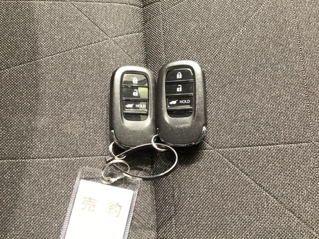 ヴェゼル ｅ：ＨＥＶＺ　地上デジタル　ＵＳＢ入力　ハンズフリーテールゲート　シートＨ　サイドエアＢ　パークセンサー　ＬＥＤヘットライト　ＥＳＣ　パワステ　ＡＡＣ　エアバック　アクティブクルーズ　ナビ＆ＴＶ（24枚目）