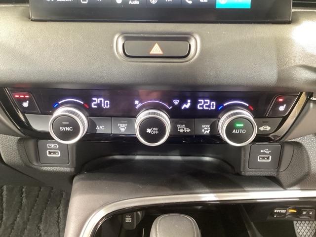 ヴェゼル ｅ：ＨＥＶＺ　地上デジタル　ＵＳＢ入力　ハンズフリーテールゲート　シートＨ　サイドエアＢ　パークセンサー　ＬＥＤヘットライト　ＥＳＣ　パワステ　ＡＡＣ　エアバック　アクティブクルーズ　ナビ＆ＴＶ（28枚目）