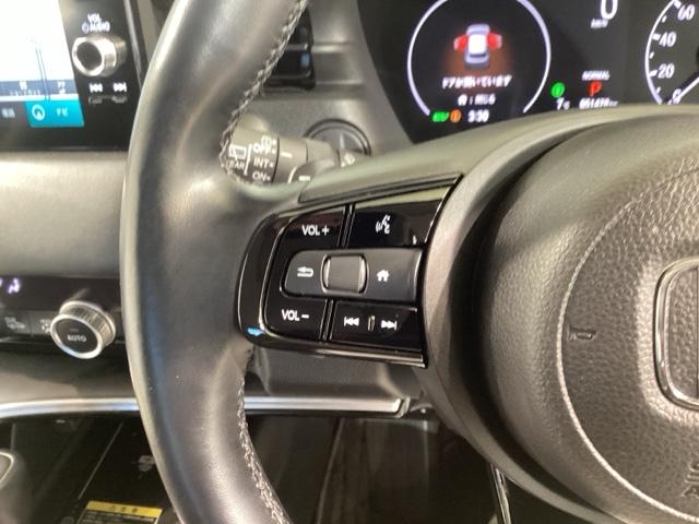 ヴェゼル ｅ：ＨＥＶＺ　地上デジタル　ＵＳＢ入力　ハンズフリーテールゲート　シートＨ　サイドエアＢ　パークセンサー　ＬＥＤヘットライト　ＥＳＣ　パワステ　ＡＡＣ　エアバック　アクティブクルーズ　ナビ＆ＴＶ（29枚目）