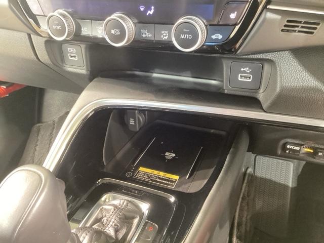 ヴェゼル ｅ：ＨＥＶＺ　地上デジタル　ＵＳＢ入力　ハンズフリーテールゲート　シートＨ　サイドエアＢ　パークセンサー　ＬＥＤヘットライト　ＥＳＣ　パワステ　ＡＡＣ　エアバック　アクティブクルーズ　ナビ＆ＴＶ（32枚目）