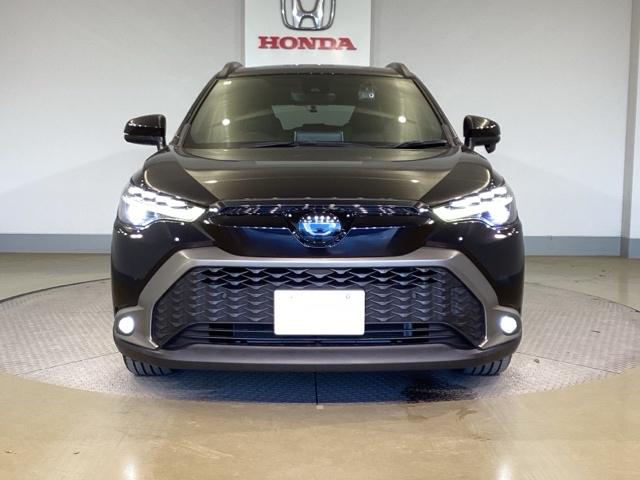 カローラクロス ハイブリッドＺ　パワーバック　電動シ－ト　ＵＳＢ接続　ドライブレコーダ　シ－トヒ－タ－　プリクラッシュセーフティシステム　キーレスエントリー　アイドリングストップ　横滑防止装置　ＡＡＣ　ソナー（10枚目）