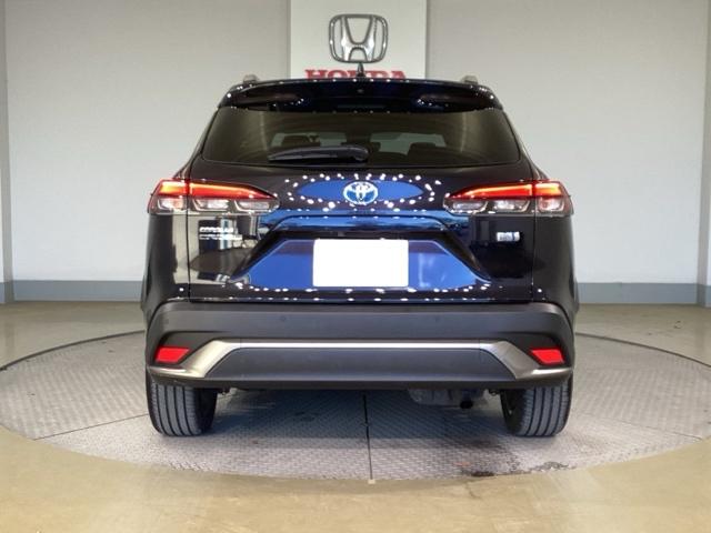 カローラクロス ハイブリッドＺ　パワーバック　電動シ－ト　ＵＳＢ接続　ドライブレコーダ　シ－トヒ－タ－　プリクラッシュセーフティシステム　キーレスエントリー　アイドリングストップ　横滑防止装置　ＡＡＣ　ソナー（12枚目）