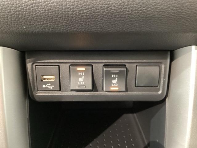 カローラクロス ハイブリッドＺ　パワーバック　電動シ－ト　ＵＳＢ接続　ドライブレコーダ　シ－トヒ－タ－　プリクラッシュセーフティシステム　キーレスエントリー　アイドリングストップ　横滑防止装置　ＡＡＣ　ソナー（28枚目）