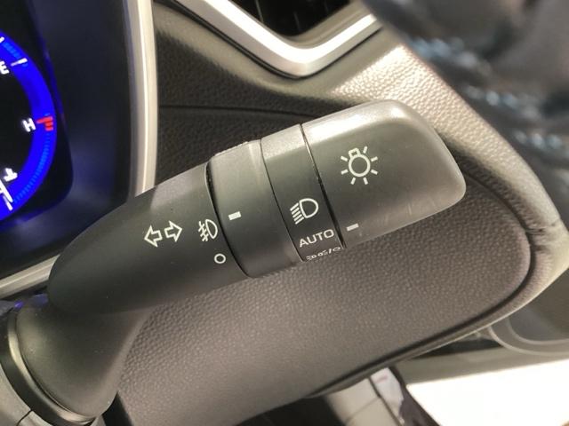 カローラクロス ハイブリッドＺ　パワーバック　電動シ－ト　ＵＳＢ接続　ドライブレコーダ　シ－トヒ－タ－　プリクラッシュセーフティシステム　キーレスエントリー　アイドリングストップ　横滑防止装置　ＡＡＣ　ソナー（30枚目）