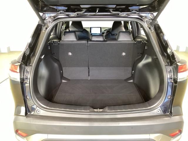 カローラクロス ハイブリッドＺ　パワーバック　電動シ－ト　ＵＳＢ接続　ドライブレコーダ　シ－トヒ－タ－　プリクラッシュセーフティシステム　キーレスエントリー　アイドリングストップ　横滑防止装置　ＡＡＣ　ソナー（39枚目）