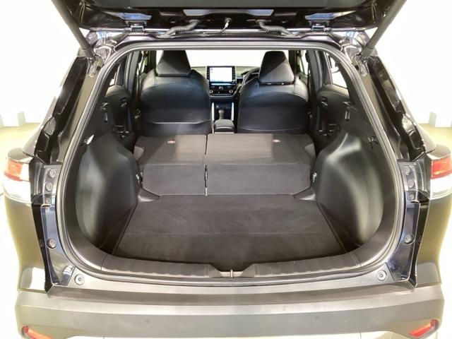 カローラクロス ハイブリッドＺ　パワーバック　電動シ－ト　ＵＳＢ接続　ドライブレコーダ　シ－トヒ－タ－　プリクラッシュセーフティシステム　キーレスエントリー　アイドリングストップ　横滑防止装置　ＡＡＣ　ソナー（40枚目）