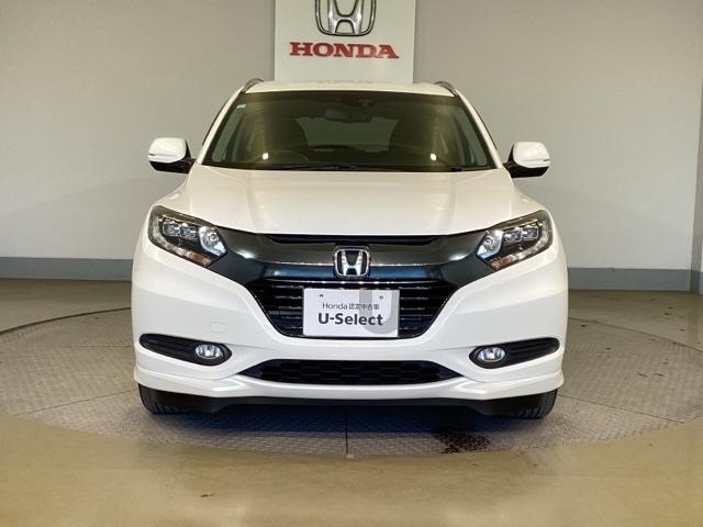 ヴェゼル ハイブリッドＺ　エマージェンシーストップシグナル　ＥＴＣ装備　横滑り防止機能　サイドＳＲＳ　盗難防止　インテリキー　ＤＶＤ再生可　ＡＵＴＯエアコン　パワステ　助手席エアバッグ　オートクルーズ　ＴＶナビ（2枚目）