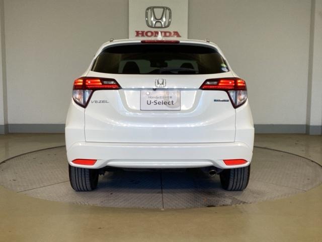 ヴェゼル ハイブリッドＺ　エマージェンシーストップシグナル　ＥＴＣ装備　横滑り防止機能　サイドＳＲＳ　盗難防止　インテリキー　ＤＶＤ再生可　ＡＵＴＯエアコン　パワステ　助手席エアバッグ　オートクルーズ　ＴＶナビ（12枚目）