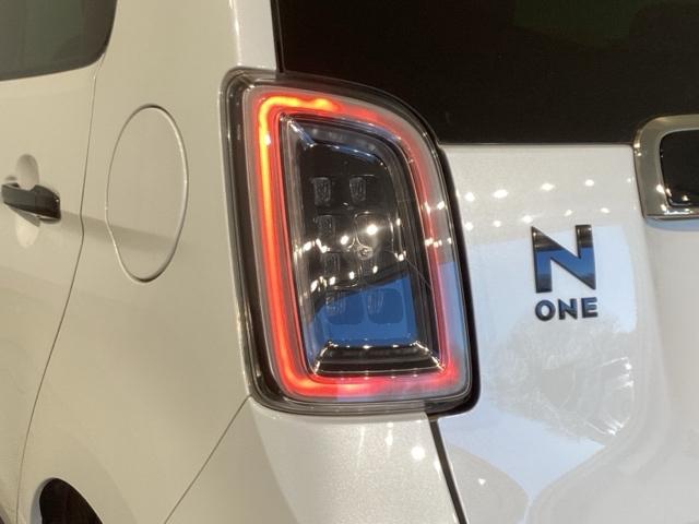 Ｎ－ＯＮＥ ＲＳ　ＵＳＢポート　サポカー　地デジＴＶ　Ｒカメ　イモビライザー　Ｄレコ　シートＨ　ＶＳＡ　ＬＥＤライト　スマキー　キーフリー　ＡＢＳ　ナビＴＶ　パーキングセンサー　ＡＡＣ　ＤＶＤ再生　ＥＴＣ車載器（13枚目）