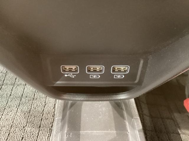 Ｎ－ＯＮＥ ＲＳ　ＵＳＢポート　サポカー　地デジＴＶ　Ｒカメ　イモビライザー　Ｄレコ　シートＨ　ＶＳＡ　ＬＥＤライト　スマキー　キーフリー　ＡＢＳ　ナビＴＶ　パーキングセンサー　ＡＡＣ　ＤＶＤ再生　ＥＴＣ車載器（34枚目）