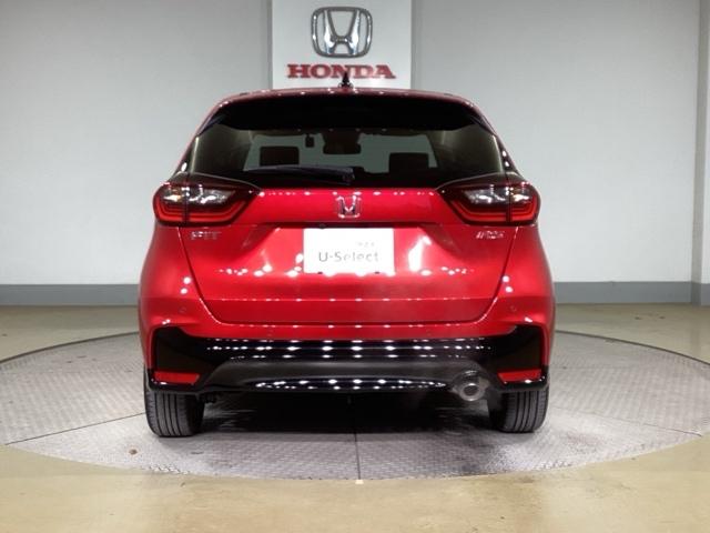 フィット ＲＳ　サポカー　ＵＳＢ接続　盗難防止システム　ＡＵＴＯライト　リヤカメラ　ＤＶＤ再生　ＬＥＤライト　ＡＢＳ　ＥＳＣ　サイドエアバッグ　キーレス　フルオートエアコン　スマートキー　フルセグＴＶ　クルコン（6枚目）