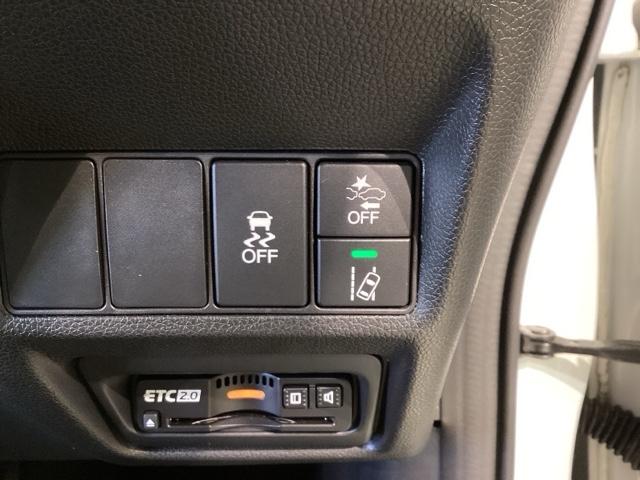 ステップワゴンスパーダ e:HEVスパーダG・EXホンダセンシング オートクルーズ 左右電動スライドドア フルセグテレビ ダブルエアコン 誤発進抑制 Bモニ セキュリティアラーム フルオートエアコン スマートキーシステム(29枚目)