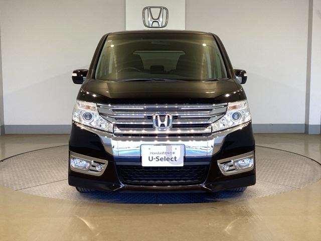 ステップワゴンスパーダ Ｚ　Ｂモニター　ｉ－ＳＴＯＰ　セキュリティ　スマートキ　キーレスエントリー　パワーウィンドウ　ナビＴＶ　横滑り防止機能　三列シート　ＥＴＣ装備　ＡＢＳ　ＤＶＤ再生可能　運転席助手席エアバック　パワステ（2枚目）