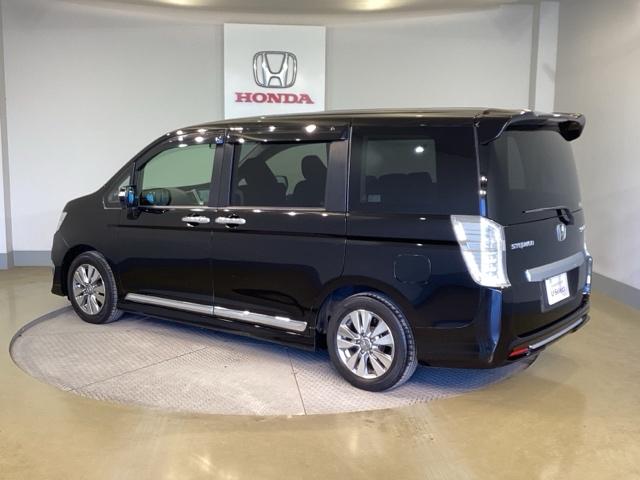 ステップワゴンスパーダ Ｚ　Ｂモニター　ｉ－ＳＴＯＰ　セキュリティ　スマートキ　キーレスエントリー　パワーウィンドウ　ナビＴＶ　横滑り防止機能　三列シート　ＥＴＣ装備　ＡＢＳ　ＤＶＤ再生可能　運転席助手席エアバック　パワステ（5枚目）