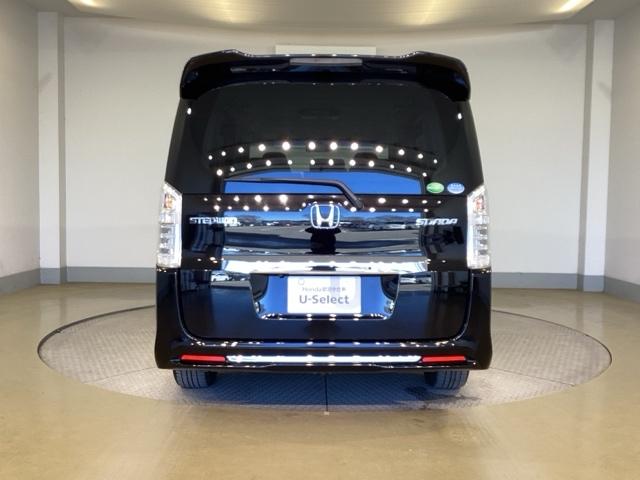 ステップワゴンスパーダ Ｚ　Ｂモニター　ｉ－ＳＴＯＰ　セキュリティ　スマートキ　キーレスエントリー　パワーウィンドウ　ナビＴＶ　横滑り防止機能　三列シート　ＥＴＣ装備　ＡＢＳ　ＤＶＤ再生可能　運転席助手席エアバック　パワステ（6枚目）