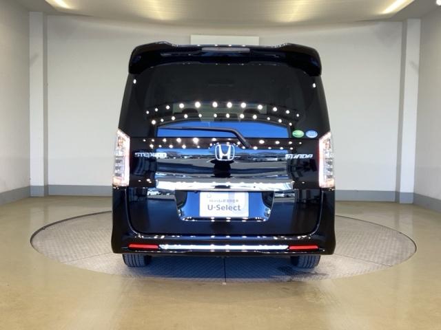 ステップワゴンスパーダ Ｚ　Ｂモニター　ｉ－ＳＴＯＰ　セキュリティ　スマートキ　キーレスエントリー　パワーウィンドウ　ナビＴＶ　横滑り防止機能　三列シート　ＥＴＣ装備　ＡＢＳ　ＤＶＤ再生可能　運転席助手席エアバック　パワステ（12枚目）