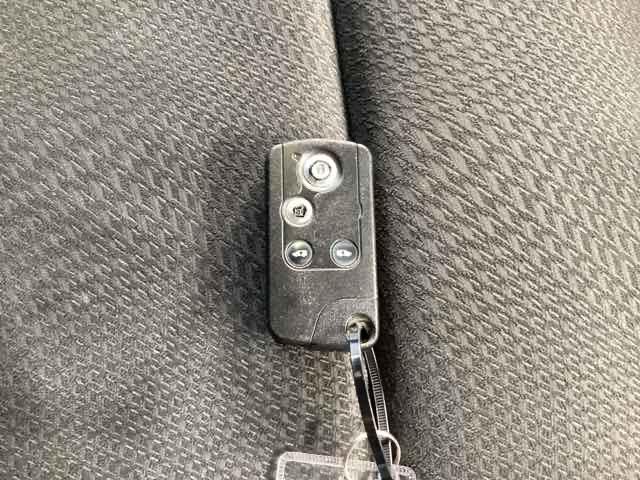 ステップワゴンスパーダ Ｚ　Ｂモニター　ｉ－ＳＴＯＰ　セキュリティ　スマートキ　キーレスエントリー　パワーウィンドウ　ナビＴＶ　横滑り防止機能　三列シート　ＥＴＣ装備　ＡＢＳ　ＤＶＤ再生可能　運転席助手席エアバック　パワステ（24枚目）