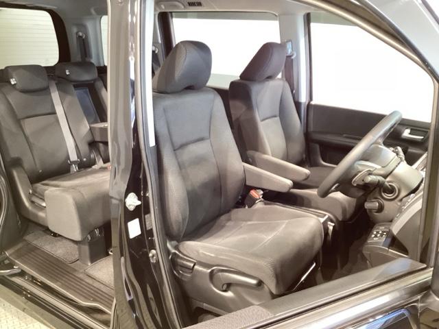 ステップワゴンスパーダ Ｚ　Ｂモニター　ｉ－ＳＴＯＰ　セキュリティ　スマートキ　キーレスエントリー　パワーウィンドウ　ナビＴＶ　横滑り防止機能　三列シート　ＥＴＣ装備　ＡＢＳ　ＤＶＤ再生可能　運転席助手席エアバック　パワステ（34枚目）