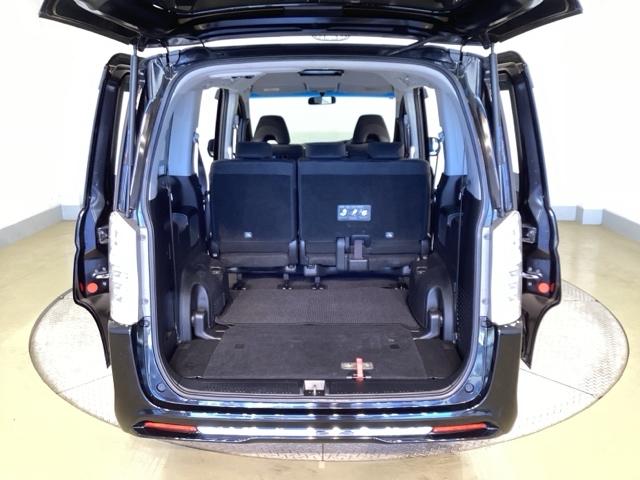 ステップワゴンスパーダ Ｚ　Ｂモニター　ｉ－ＳＴＯＰ　セキュリティ　スマートキ　キーレスエントリー　パワーウィンドウ　ナビＴＶ　横滑り防止機能　三列シート　ＥＴＣ装備　ＡＢＳ　ＤＶＤ再生可能　運転席助手席エアバック　パワステ（38枚目）