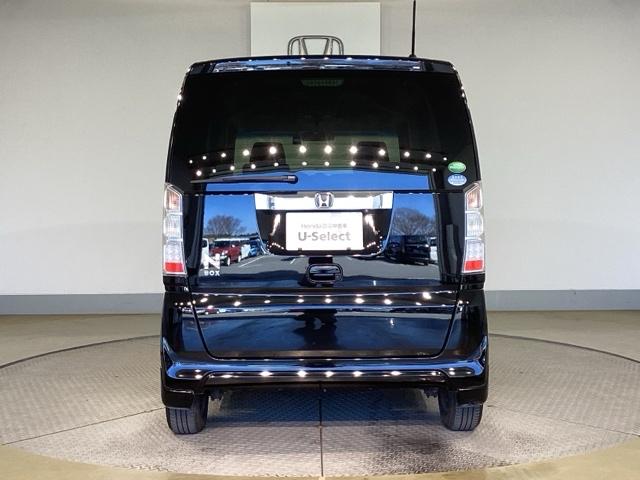 Ｎ－ＢＯＸ ＧＳＳパッケージ　スマートキ　エアＢ　バックカメラ装備　ベンチ席　全席ＰＷ　Ｗエアバック　ナビＴＶ　ＥＴＣ車載器　横滑り防止　盗難防止システム　キーレス　地デジフルセグ　ＡＢＳ　エアコン（6枚目）