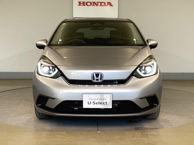 フィット ｅ：ＨＥＶホーム　フルセグ地デジＴＶ　助手席エアバック　衝突軽減ブレ－キ　前後障害物センサー　アクティブクルーズコントロール　ＤＶＤ再生可　Ｂモニター　ＥＴＣ付　ＬＥＤヘッドランプ　イモビライザー（10枚目）