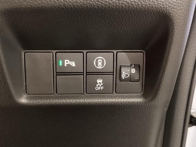 フィット ｅ：ＨＥＶホーム　フルセグ地デジＴＶ　助手席エアバック　衝突軽減ブレ－キ　前後障害物センサー　アクティブクルーズコントロール　ＤＶＤ再生可　Ｂモニター　ＥＴＣ付　ＬＥＤヘッドランプ　イモビライザー（29枚目）