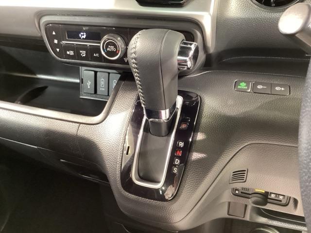 Ｎ－ＢＯＸカスタム Ｇ・Ｌターボホンダセンシング　シートヒータ　ベンチ　横滑り防止システム　地デジフルセグ　ＴＶナビ　Ｗエアバック　サイドエアバック　ターボ車　ＵＳＢ　セキュリティアラーム　ＥＴＣ付　ＤＶＤ　ＬＥＤライト（17枚目）