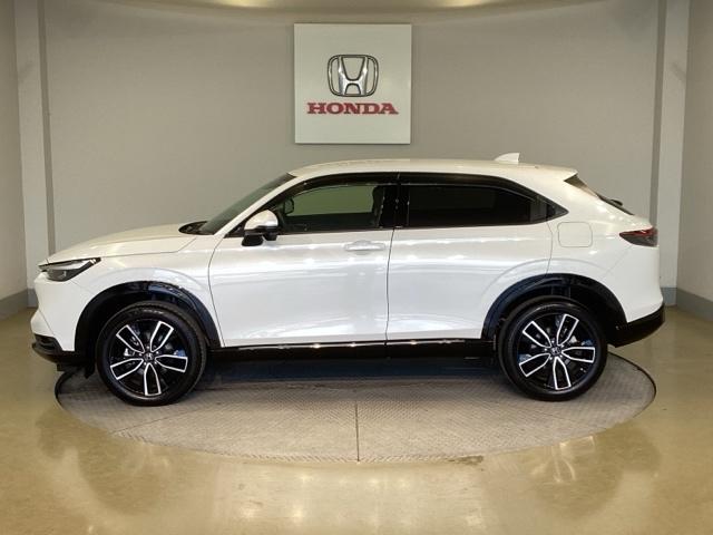 ヴェゼル ｅ：ＨＥＶＺ　Ｓヒータ　地デジフルセグＴＶ　電動テールゲート　サイドエアバッグ　後カメラ　前後障害物センサー　横滑防止装置　エアコン　ＬＥＤヘットライト　パワステ　ＵＳＢ接続　ナビＴＶ　エアバック（4枚目）