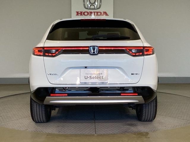 ヴェゼル ｅ：ＨＥＶＺ　Ｓヒータ　地デジフルセグＴＶ　電動テールゲート　サイドエアバッグ　後カメラ　前後障害物センサー　横滑防止装置　エアコン　ＬＥＤヘットライト　パワステ　ＵＳＢ接続　ナビＴＶ　エアバック（12枚目）