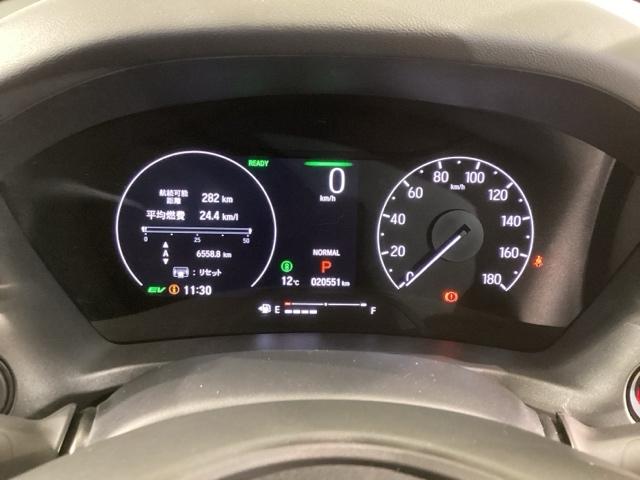 ヴェゼル ｅ：ＨＥＶＺ　Ｓヒータ　地デジフルセグＴＶ　電動テールゲート　サイドエアバッグ　後カメラ　前後障害物センサー　横滑防止装置　エアコン　ＬＥＤヘットライト　パワステ　ＵＳＢ接続　ナビＴＶ　エアバック（16枚目）