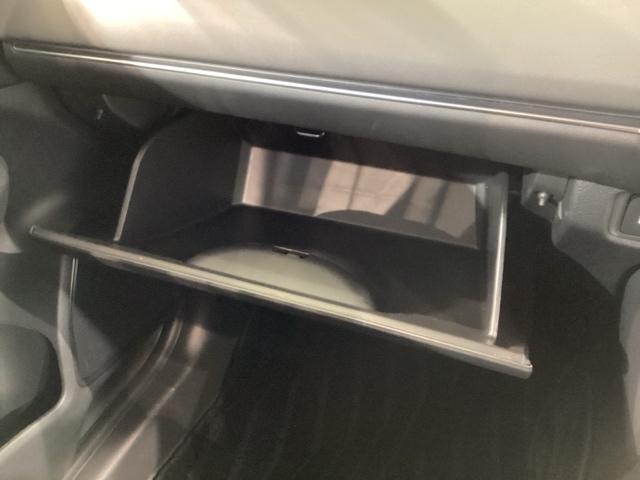 ヴェゼル ｅ：ＨＥＶＺ　Ｓヒータ　地デジフルセグＴＶ　電動テールゲート　サイドエアバッグ　後カメラ　前後障害物センサー　横滑防止装置　エアコン　ＬＥＤヘットライト　パワステ　ＵＳＢ接続　ナビＴＶ　エアバック（35枚目）