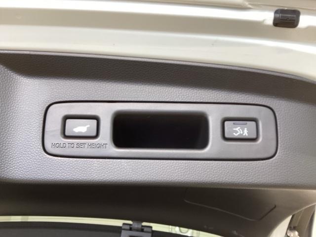 ヴェゼル ｅ：ＨＥＶＺ　Ｓヒータ　地デジフルセグＴＶ　電動テールゲート　サイドエアバッグ　後カメラ　前後障害物センサー　横滑防止装置　エアコン　ＬＥＤヘットライト　パワステ　ＵＳＢ接続　ナビＴＶ　エアバック（36枚目）