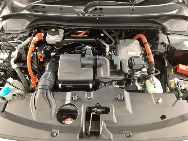 ヴェゼル ｅ：ＨＥＶＺ　Ｓヒータ　地デジフルセグＴＶ　電動テールゲート　サイドエアバッグ　後カメラ　前後障害物センサー　横滑防止装置　エアコン　ＬＥＤヘットライト　パワステ　ＵＳＢ接続　ナビＴＶ　エアバック（41枚目）