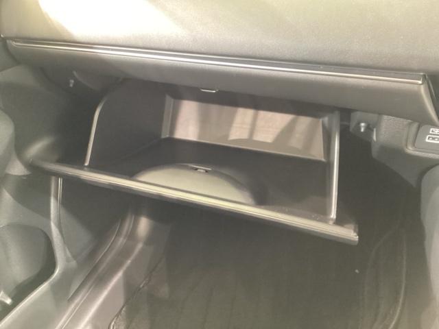 ヴェゼル ｅ：ＨＥＶＺ　Ｓヒータ　地デジフルセグＴＶ　電動テールゲート　サイドエアバッグ　後カメラ　前後障害物センサー　横滑防止装置　エアコン　ＬＥＤヘットライト　パワステ　ＵＳＢ接続　ナビＴＶ　エアバック（34枚目）