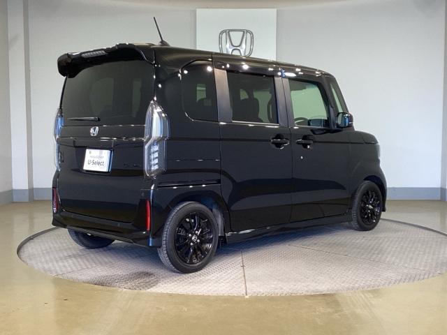 N-BOXカスタム Lスタイル+ブラック Aライト シティブレーキアクティブシステム リアカメラ パワステ シ-トヒ-タ- ABS フルセグ ナビ&TV オートエアコン クルコン 横滑防止 LEDランプ 盗難防止装置(7枚目)