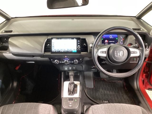 フィット ｅ：ＨＥＶホーム２０周年特別仕様車カーサ　前後障害物センサー　Ｒカメ　ＥＴＣ　ＬＥＤライト　ＵＳＢ　シートヒーター　フルセグ　オートクルーズコントロール　ＡＢＳ　横滑り防止装置　ドライブレコーダー（14枚目）