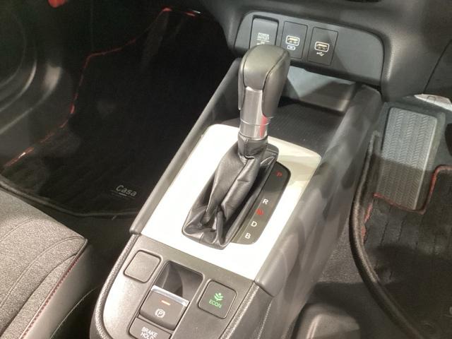 フィット ｅ：ＨＥＶホーム２０周年特別仕様車カーサ　前後障害物センサー　Ｒカメ　ＥＴＣ　ＬＥＤライト　ＵＳＢ　シートヒーター　フルセグ　オートクルーズコントロール　ＡＢＳ　横滑り防止装置　ドライブレコーダー（17枚目）