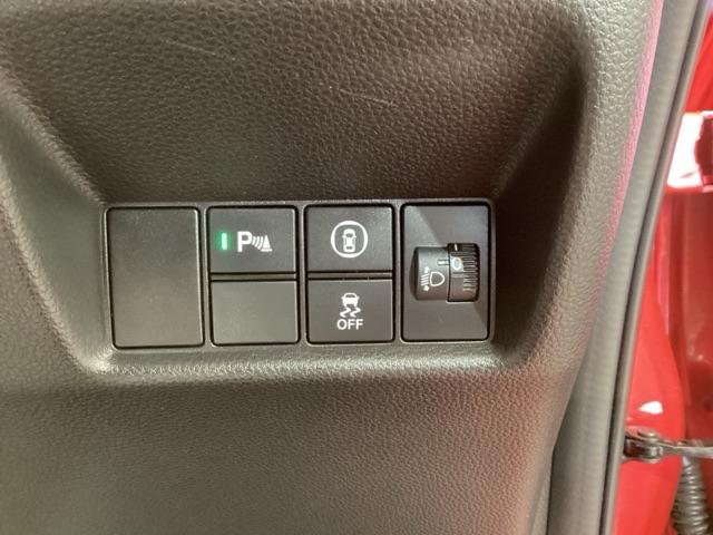 フィット ｅ：ＨＥＶホーム２０周年特別仕様車カーサ　前後障害物センサー　Ｒカメ　ＥＴＣ　ＬＥＤライト　ＵＳＢ　シートヒーター　フルセグ　オートクルーズコントロール　ＡＢＳ　横滑り防止装置　ドライブレコーダー（28枚目）