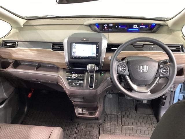 フリード Ｇ・ホンダセンシング　Ｗ電動ドア　キーフリ　スマートキーシステム　イモビ　ＵＳＢポート　カラーバックモニター　横滑防止装置　ＬＥＤランプ　エアコン　クルコン　パワーウィンドウ　ドライブレコーダ　ＳＲＳ（14枚目）