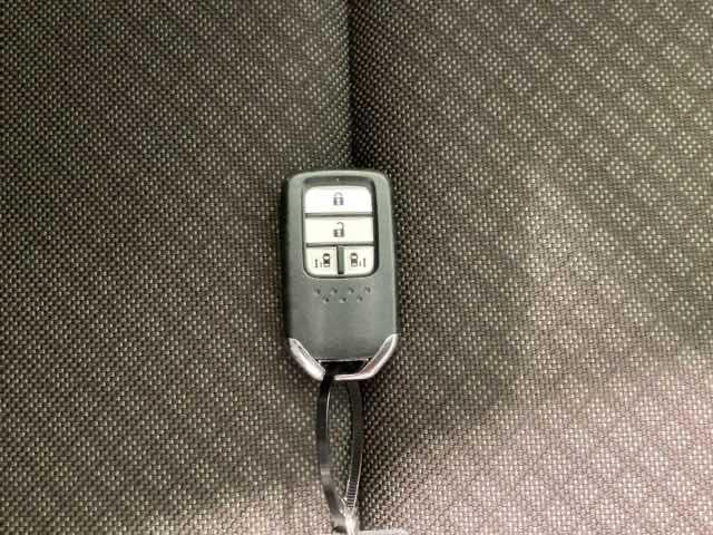 フリード Ｇ・ホンダセンシング　Ｗ電動ドア　キーフリ　スマートキーシステム　イモビ　ＵＳＢポート　カラーバックモニター　横滑防止装置　ＬＥＤランプ　エアコン　クルコン　パワーウィンドウ　ドライブレコーダ　ＳＲＳ（26枚目）