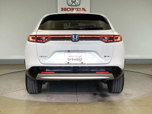 ヴェゼル ｅ：ＨＥＶＺ　Ｓヒータ　地デジフルセグＴＶ　電動テールゲート　サイドエアバッグ　後カメラ　前後障害物センサー　横滑防止装置　エアコン　ＬＥＤヘットライト　パワステ　ＵＳＢ接続　ナビＴＶ　エアバック（12枚目）