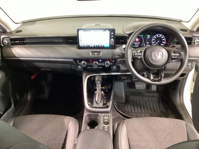 ヴェゼル ｅ：ＨＥＶＺ　Ｓヒータ　地デジフルセグＴＶ　電動テールゲート　サイドエアバッグ　後カメラ　前後障害物センサー　横滑防止装置　エアコン　ＬＥＤヘットライト　パワステ　ＵＳＢ接続　ナビＴＶ　エアバック（14枚目）